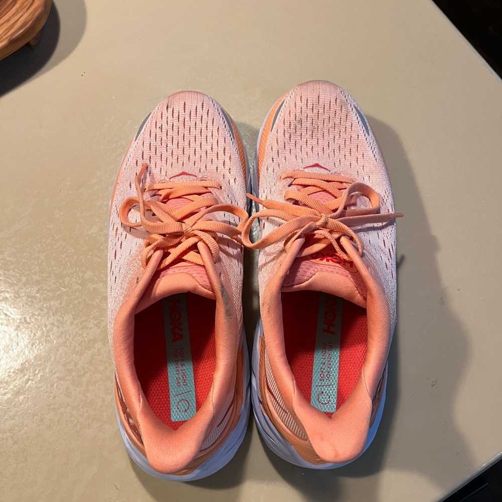Hoka Clifton women’s size 6